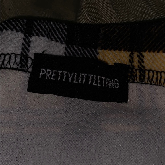 PrettyLittleThing “Clueless” Inspired Miniskirt - Picture 2 of 2